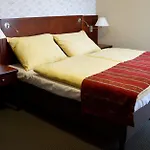 Falconi 3* 歌林